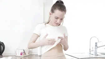 Eva Lee Solo Masturbation: Natural Beauty Teases & Pleasures Her Curvy Body