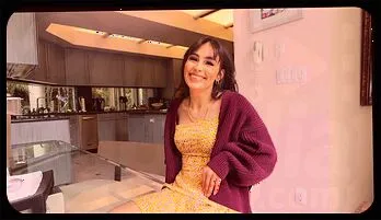 Kitty Valance's Irresistible Stepmom Fantasy in POV