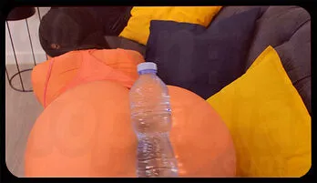 Booty Temptation: Sara Retali's Cheeky Encounter with Danny D