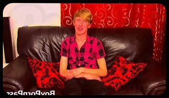 Sexy Twink Austin Ellis Masturbates and Cums on His Stomach