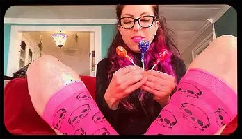 Lollipop Love: Hairy Amateurs Enjoy Sweet Treats