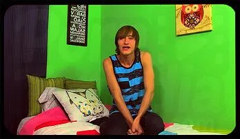 Twink Kyle Eldritch Gets Down and Dirty for His Fans 720p