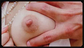 Mayuka Akimoto gives an outdoor asian blow job