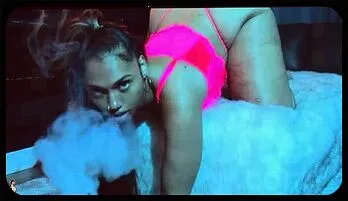 Honey Tsunami's Wild Ride: Big Dildo Play & Seductive Sucking