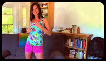 Dixie Brooks: Sultry Brunette Solo Tease & Play