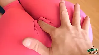 Sexy Bubble Butt Babe Shows Off in Tight Lycra Workout