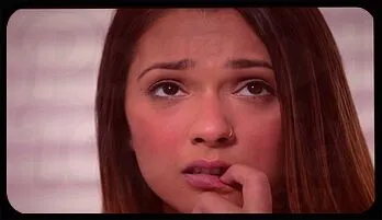 Seductive Babe Excels in Sensational Dangler Riding