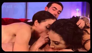 Captivating Teens Kiarra Kai and Alexis Tae Share Intense Threesome