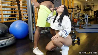 Latina Goddess Latin Beauty Gets Pounded by BBC at Gym - Brazzers
